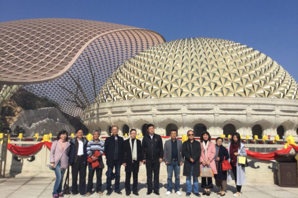 參訪牛首山文化旅遊區，在佛頂宮前合影